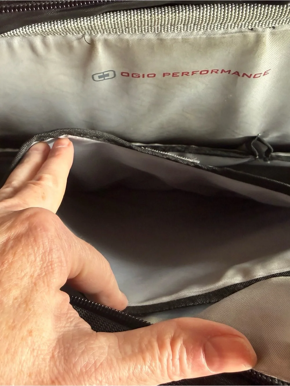 Ohio Men's Black Nylon Laptop/Messenger/Briefcase/Business Bag